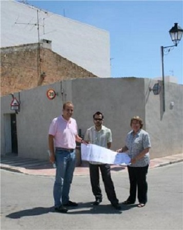 ARTICLES DESTACATS: EL DIRECTOR GENERAL DE JUVENTUT VISITA GATA, per veure on es farà el centre juvenil (Publicat el dia 7 de juny de 2010)