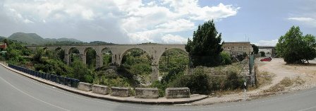 IMATGES CURIOSES: Vista del pont del tren sobre el riu Gorgos a Gata