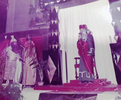 FOTOGRAFIES ANTIGUES (Gata en el record) -1.815- Especial Reis. El Palco d'Herodes a Ca Don Julián. 1968-1969