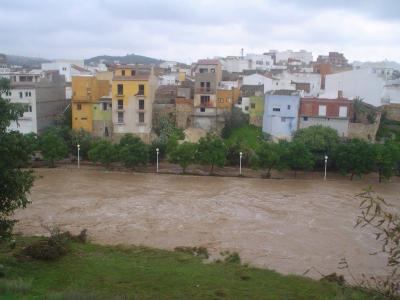 FA 16 ANYS DE LA GRAN RIUADA DEL PILAR A GATA. Es va inundar el parc del Raval. També recordem que fa 66 anys (dies 2 i 3) va ser la gran tormenta del 57